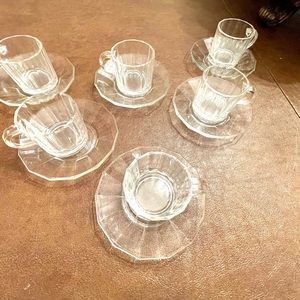 Set of 6 cappuccino/espresso cups/mugs & saucers